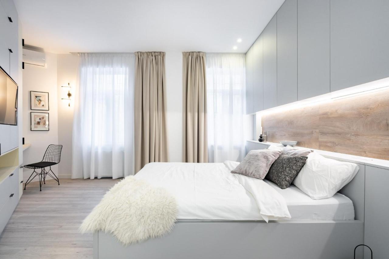 Four Bedroom Apartment, Old Town Bukarest Kültér fotó