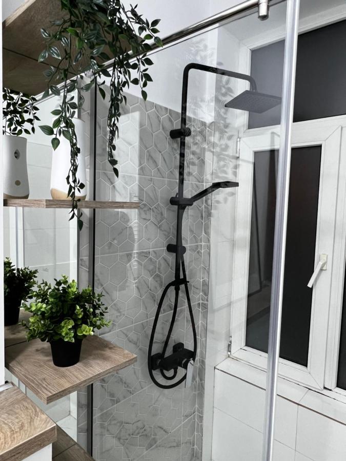 Four Bedroom Apartment, Old Town Bukarest Kültér fotó