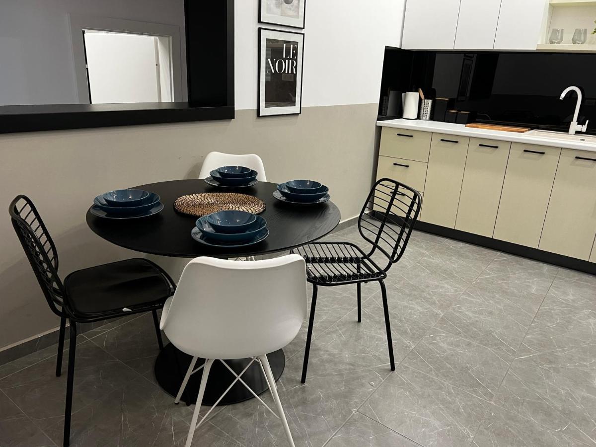 Four Bedroom Apartment, Old Town Bukarest Kültér fotó