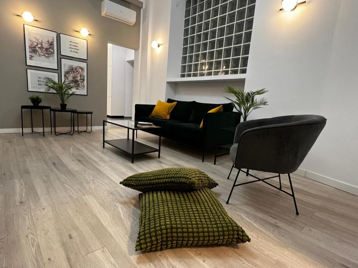 Four Bedroom Apartment, Old Town Bukarest Kültér fotó