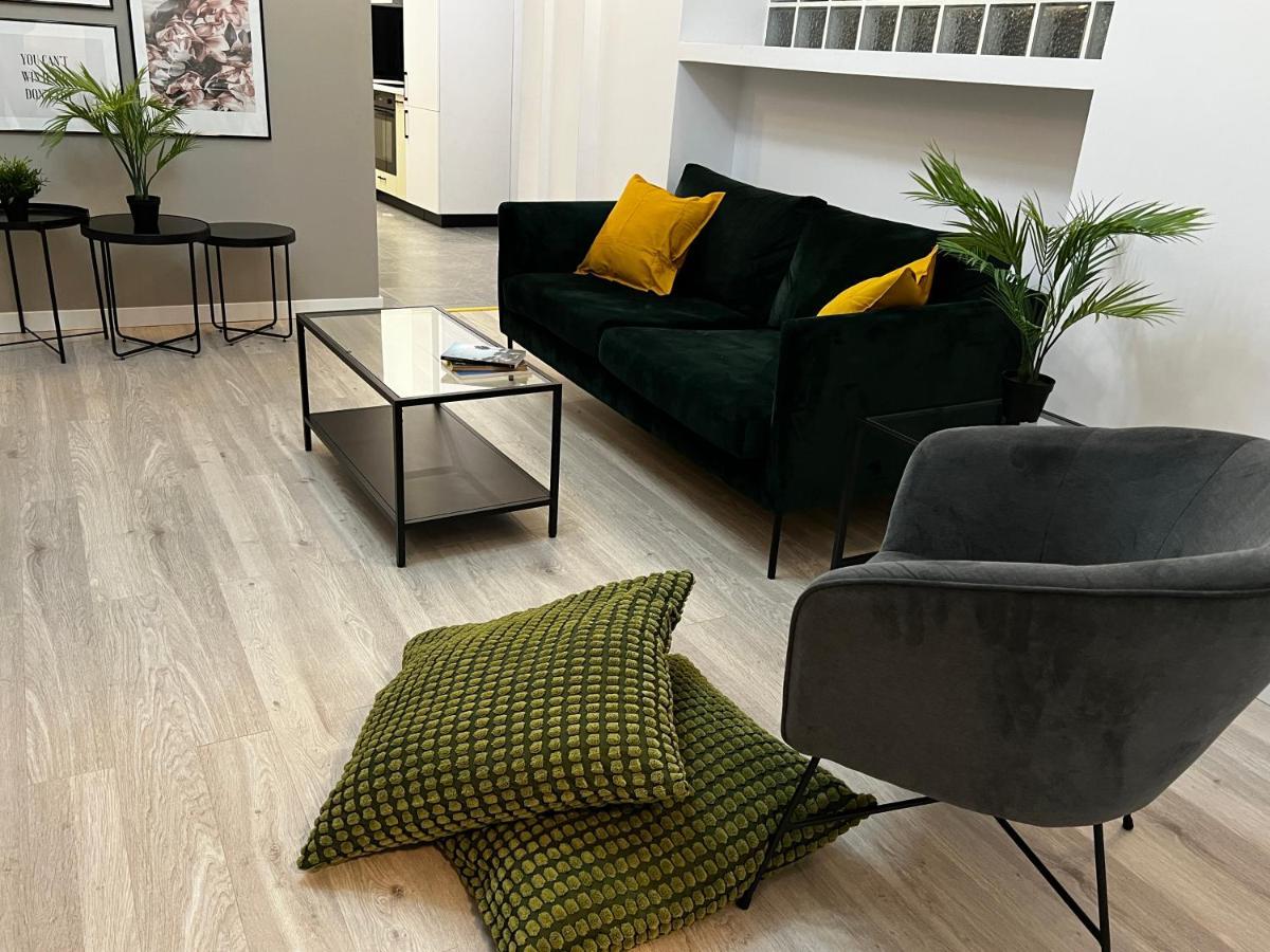 Four Bedroom Apartment, Old Town Bukarest Kültér fotó