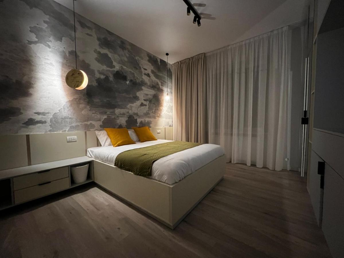Four Bedroom Apartment, Old Town Bukarest Kültér fotó