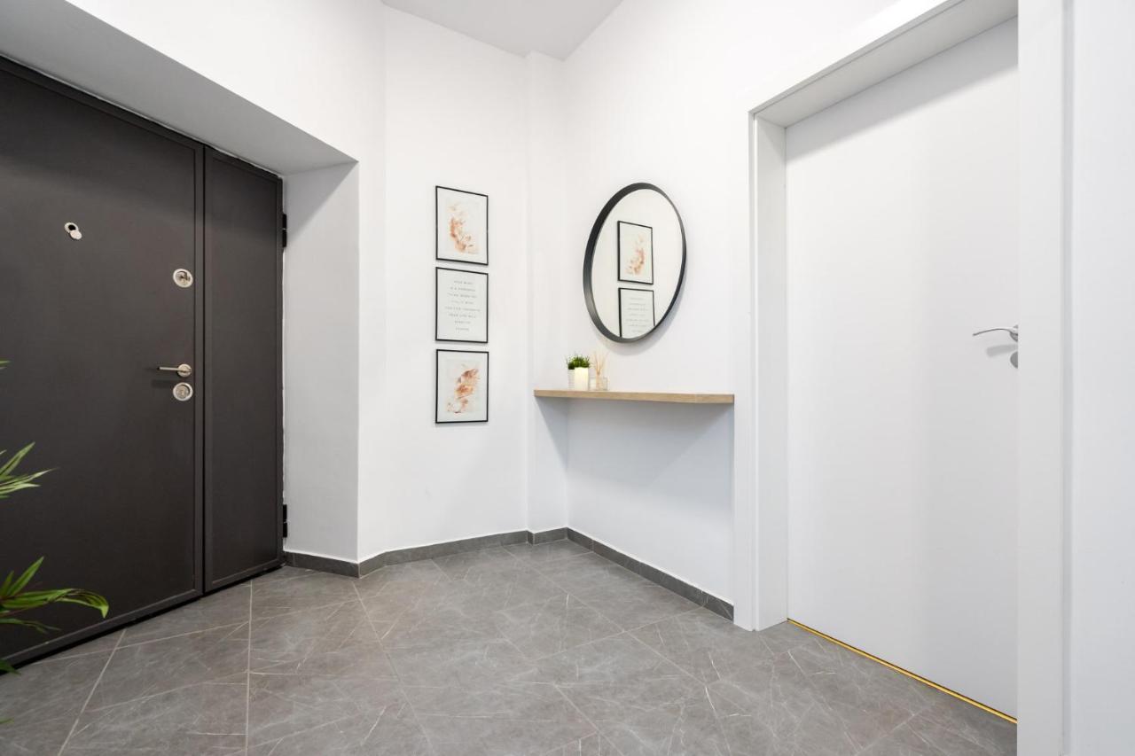 Four Bedroom Apartment, Old Town Bukarest Kültér fotó