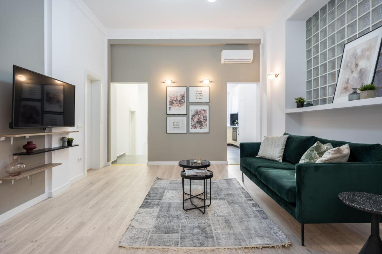 Four Bedroom Apartment, Old Town Bukarest Kültér fotó