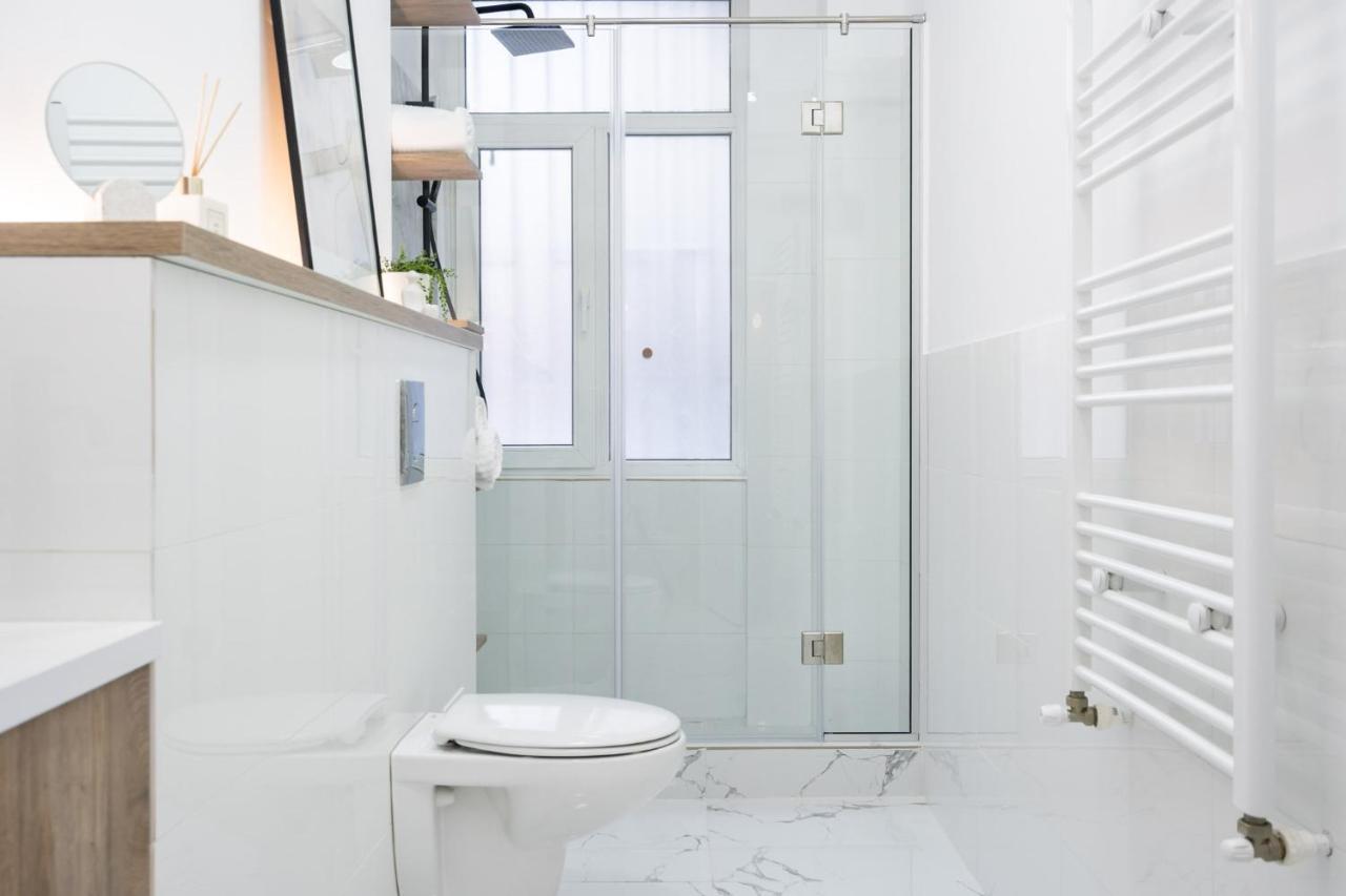 Four Bedroom Apartment, Old Town Bukarest Kültér fotó